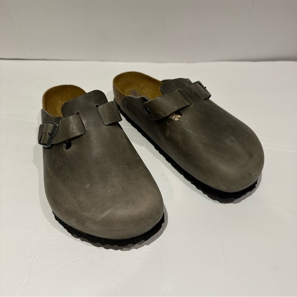 Birkenstock Men\'s Boston Soft Footbed Oiled Leather Clog in Iron Grey main image 4